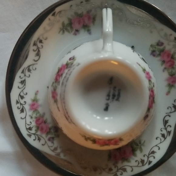 2 cups and saucers 25 th anniversary - Picture 3 of 4